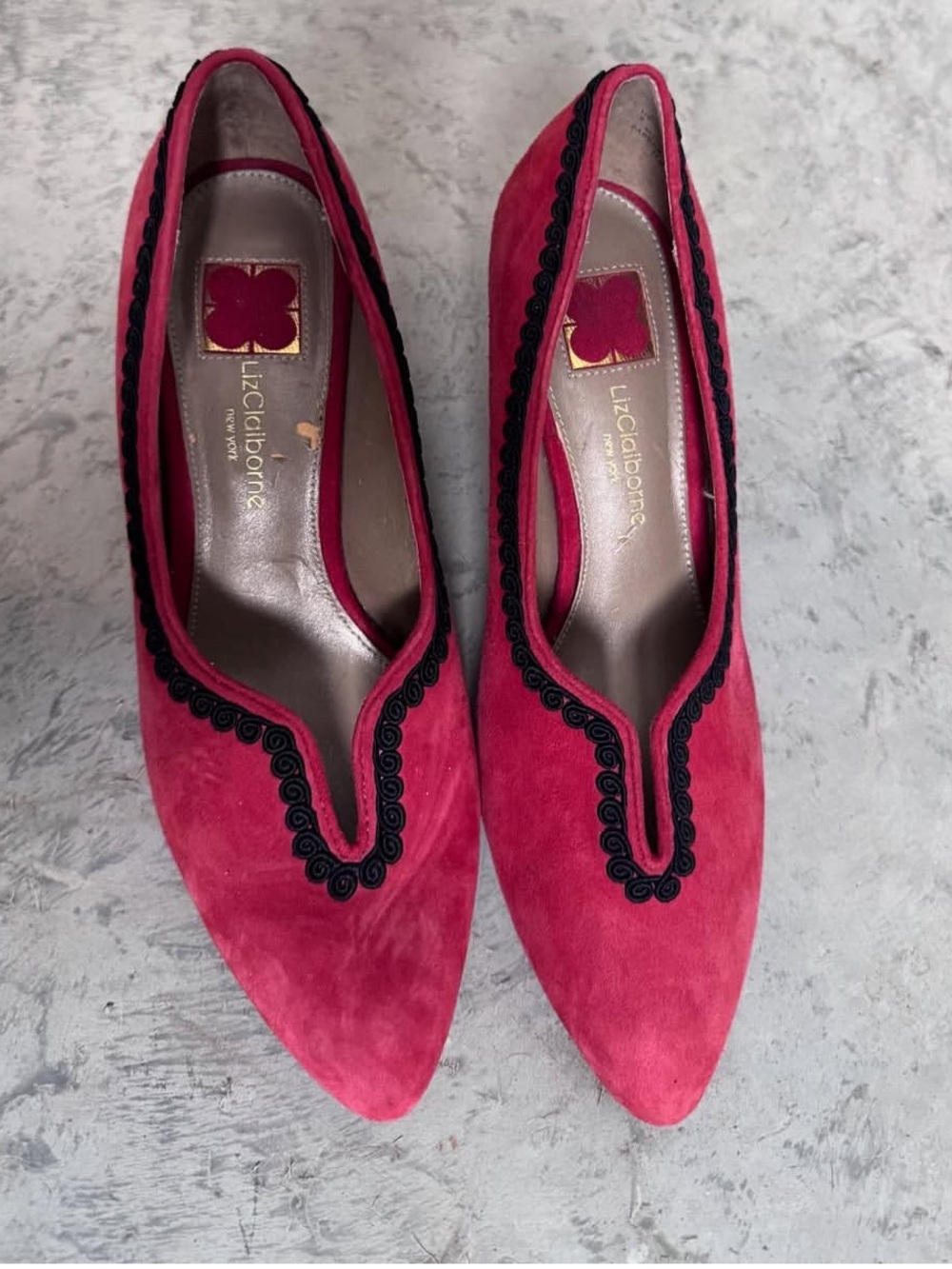 Liz Claiborne Pink Suede Pointed Heels with Black Trim